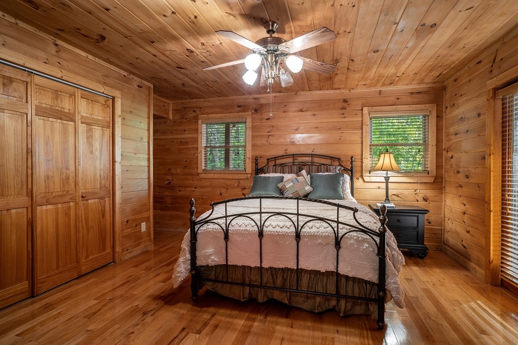 Mineral Bluff, Georgia, 30559, United States, 3 Bedrooms Bedrooms, ,3 BathroomsBathrooms,Residential,For Sale,1986292