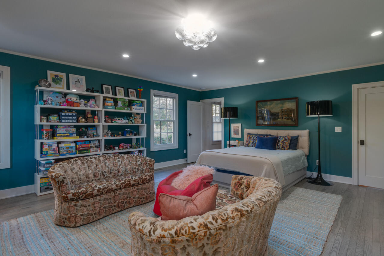 Fennville, Michigan, 49408, United States, 9 Bedrooms Bedrooms, ,10 BathroomsBathrooms,Residential,For Sale,1992421