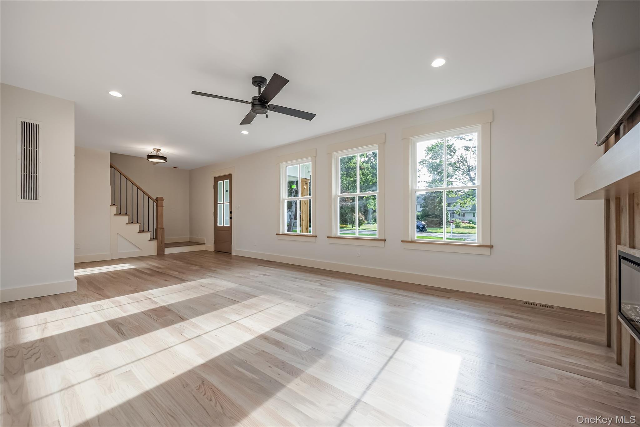 Miller Place, New York, 11764, United States, 4 Bedrooms Bedrooms, ,4 BathroomsBathrooms,Residential,For Sale,1902062