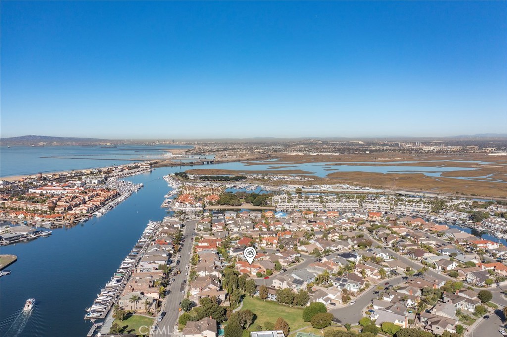 Huntington Beach, California, 92649, United States, 5 Bedrooms Bedrooms, ,5 BathroomsBathrooms,Residential,For Sale,1991081