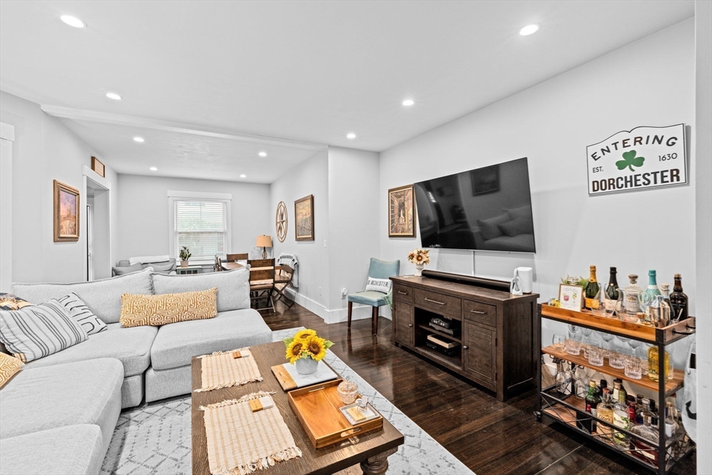 Boston, Massachusetts, 02124, United States, 3 Bedrooms Bedrooms, ,3 BathroomsBathrooms,Residential,For Sale,1990964