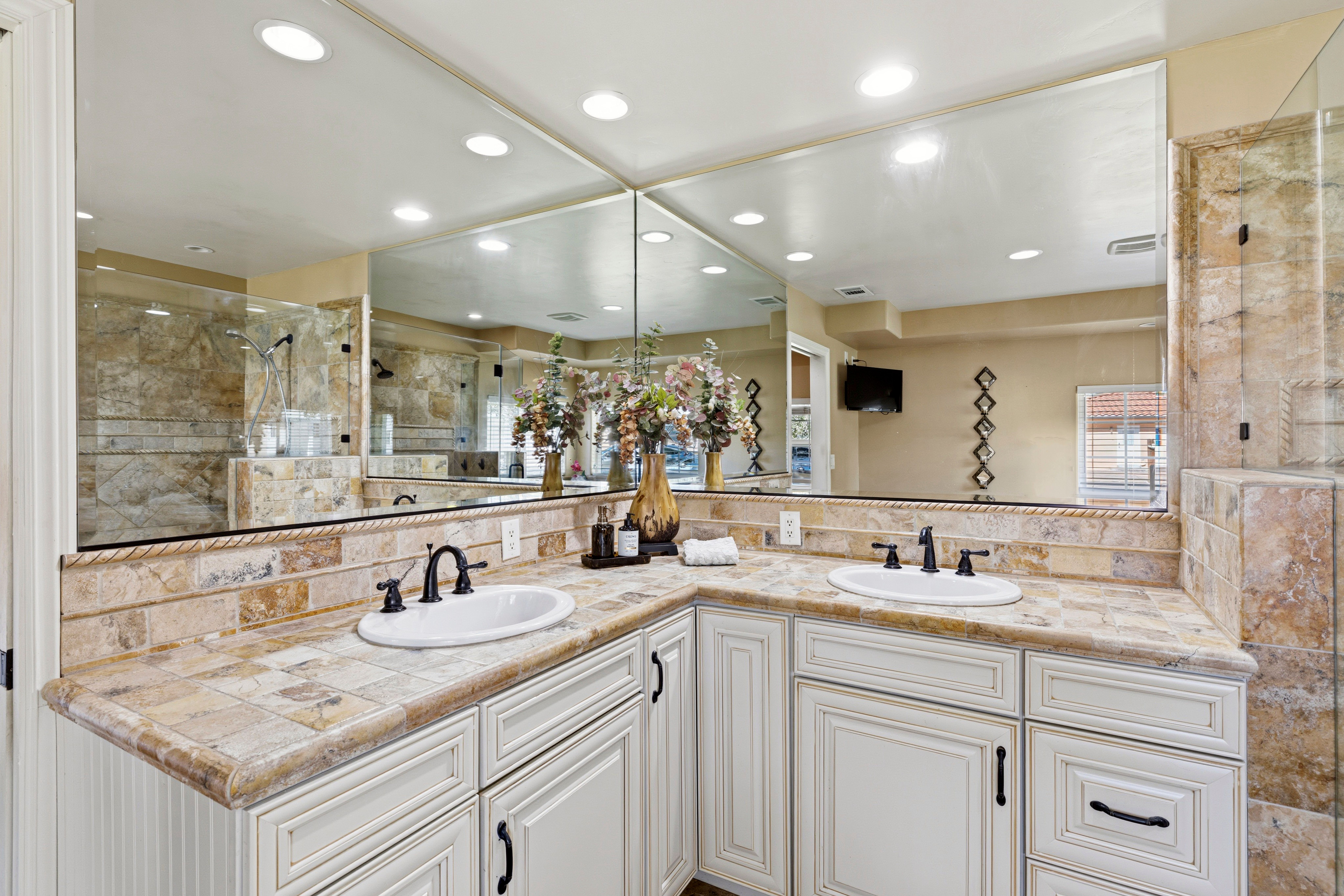  8723 Phoenix Avenue, Fair Oaks, CA 95628 - 物件實景