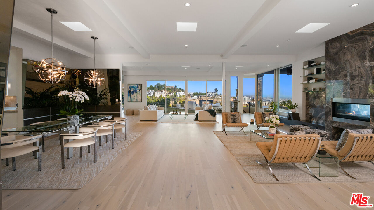 Los Angeles, California, 90069, United States, 4 Bedrooms Bedrooms, ,4 BathroomsBathrooms,Residential,For Sale,1766508