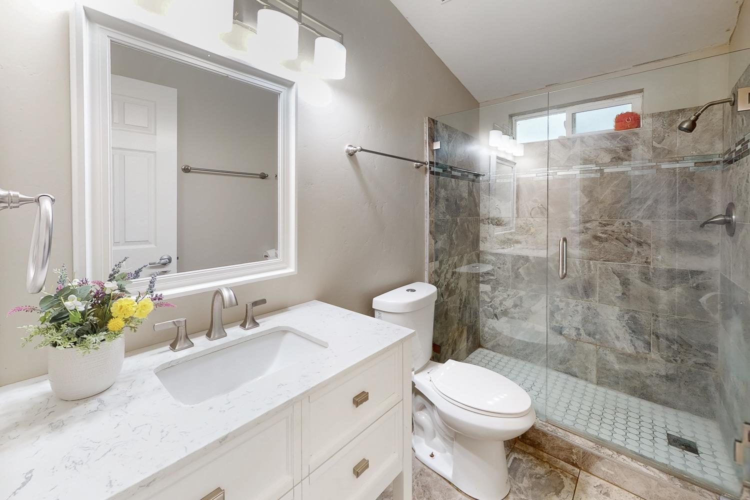 Oroville, California, 95966, United States, 2 Bedrooms Bedrooms, ,2 BathroomsBathrooms,Residential,For Sale,2008173