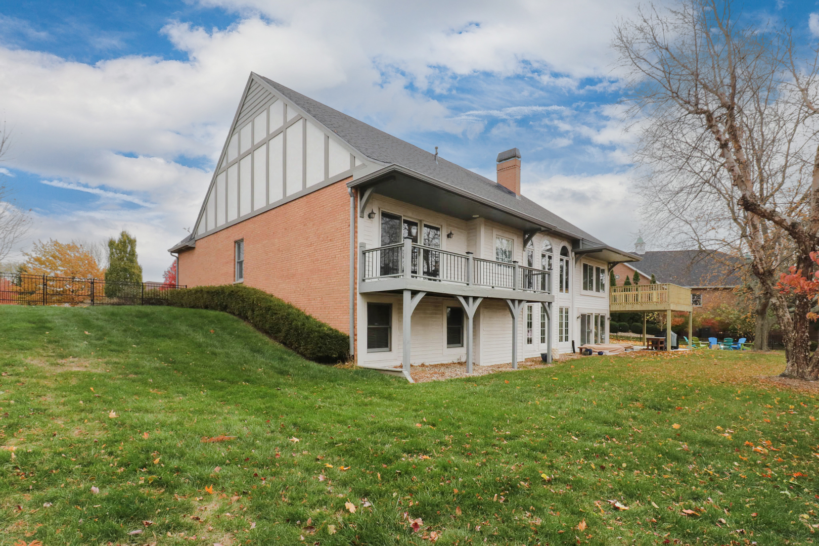 Bloomington, Illinois, 61704, United States, 5 Bedrooms Bedrooms, ,4 BathroomsBathrooms,Residential,For Sale,1991973