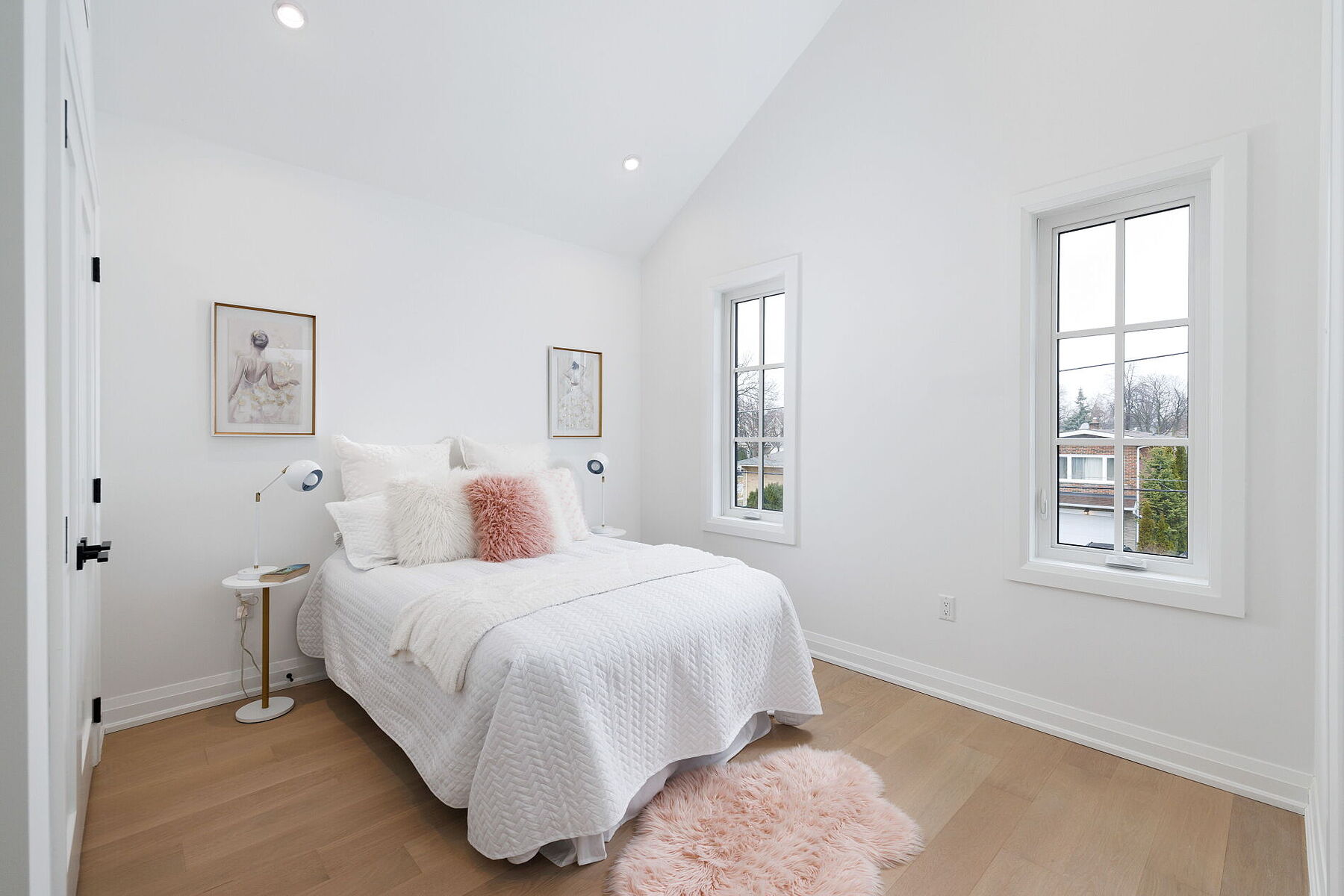  Custom Built Home - 物件實景