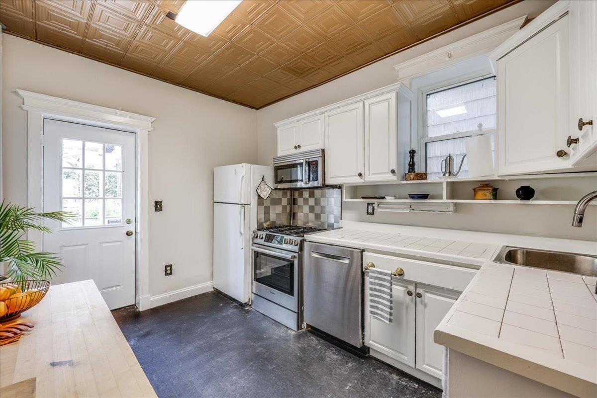 Jersey City, New Jersey, 07307, United States, 5 Bedrooms Bedrooms, ,2 BathroomsBathrooms,Residential,For Sale,1988239