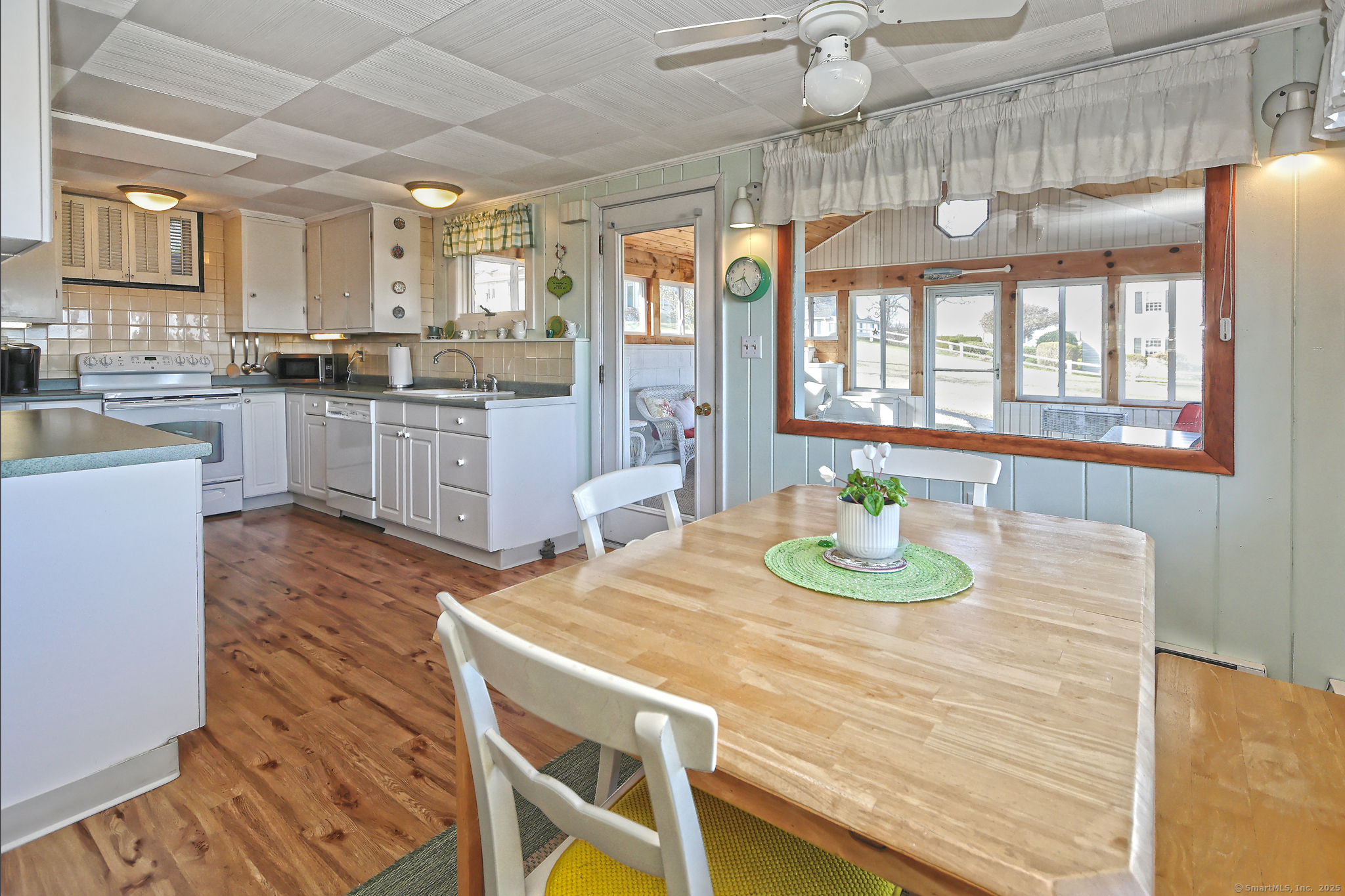 Old Saybrook, Connecticut, 06475, United States, 3 Bedrooms Bedrooms, ,2 BathroomsBathrooms,Residential,For Sale,1794491