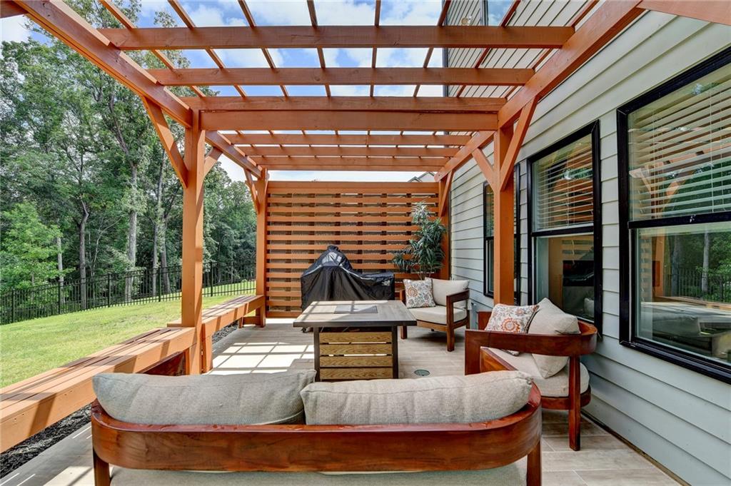 Gainesville, Georgia, 30506, United States, 5 Bedrooms Bedrooms, ,6 BathroomsBathrooms,Residential,For Sale,1978029