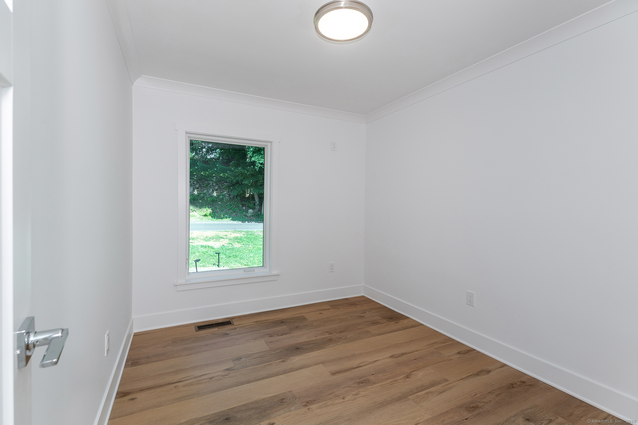 Brookfield, Connecticut, 06804, United States, 3 Bedrooms Bedrooms, ,2 BathroomsBathrooms,Residential,For Sale,1911070
