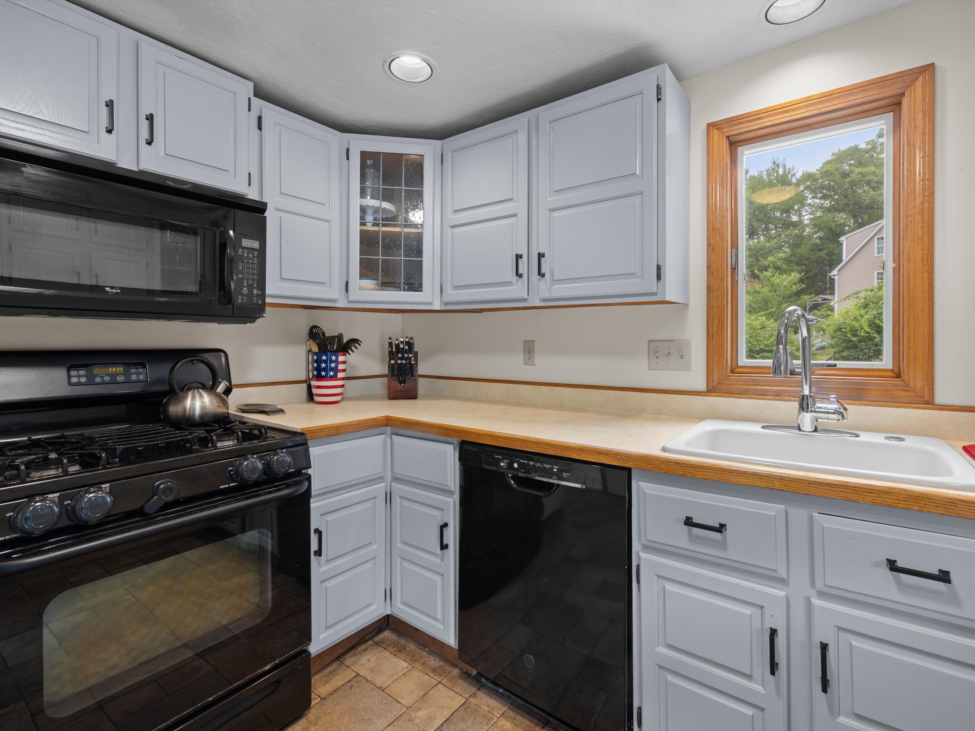  15 Walker Street, Westborough, MA 01581 - 物件實景