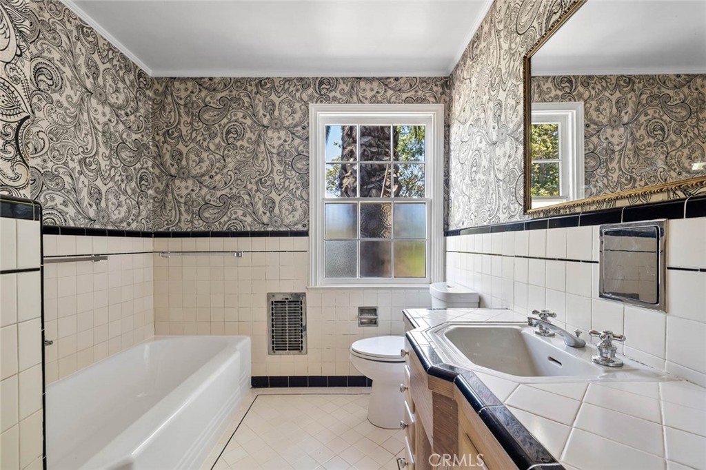 Sherman Oaks, California, 91403, United States, 4 Bedrooms Bedrooms, ,3 BathroomsBathrooms,Residential,For Sale,1848816
