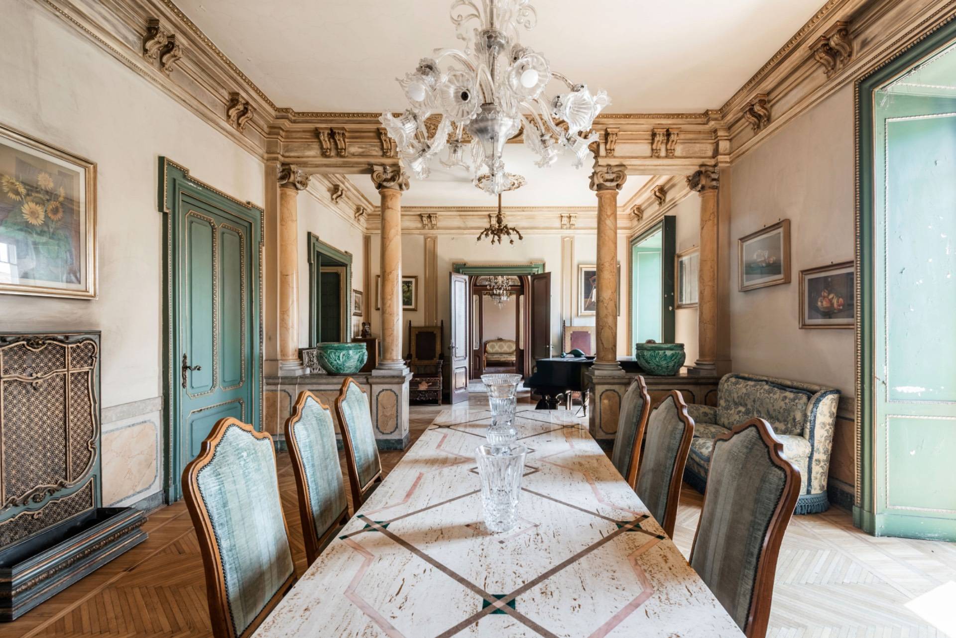 Roma, Roma, 00100, IT, 4 Bedrooms Bedrooms, ,2 BathroomsBathrooms,Residential,For Sale,1987482