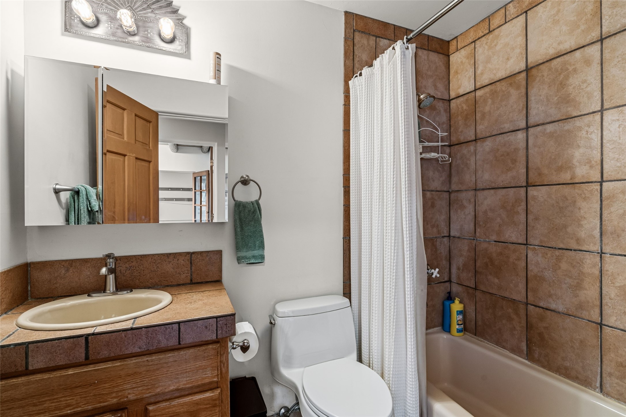  7641 Old Santa Fe Trail - 物件實景