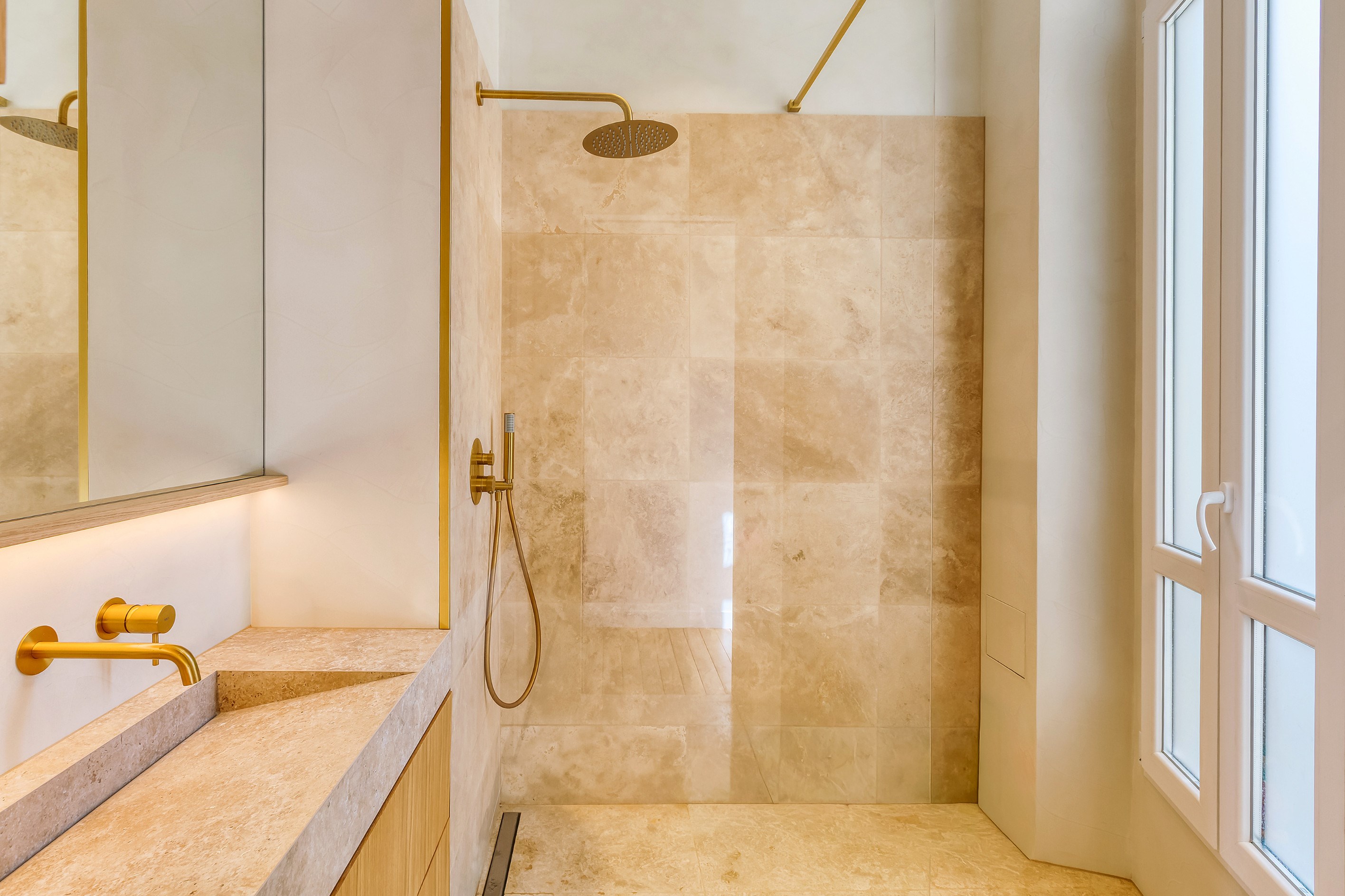  2 bedroom renovated apartment on Île-Saint-Louis - 物件實景
