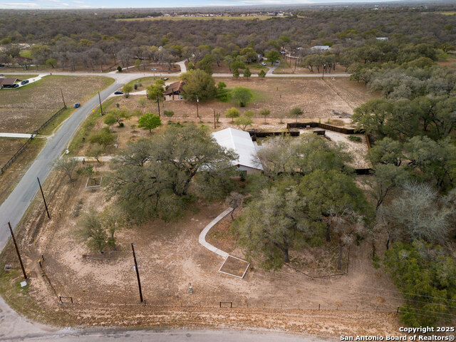 Floresville, Texas, 78114, United States, 6 Bedrooms Bedrooms, ,3 BathroomsBathrooms,Residential,For Sale,1754685
