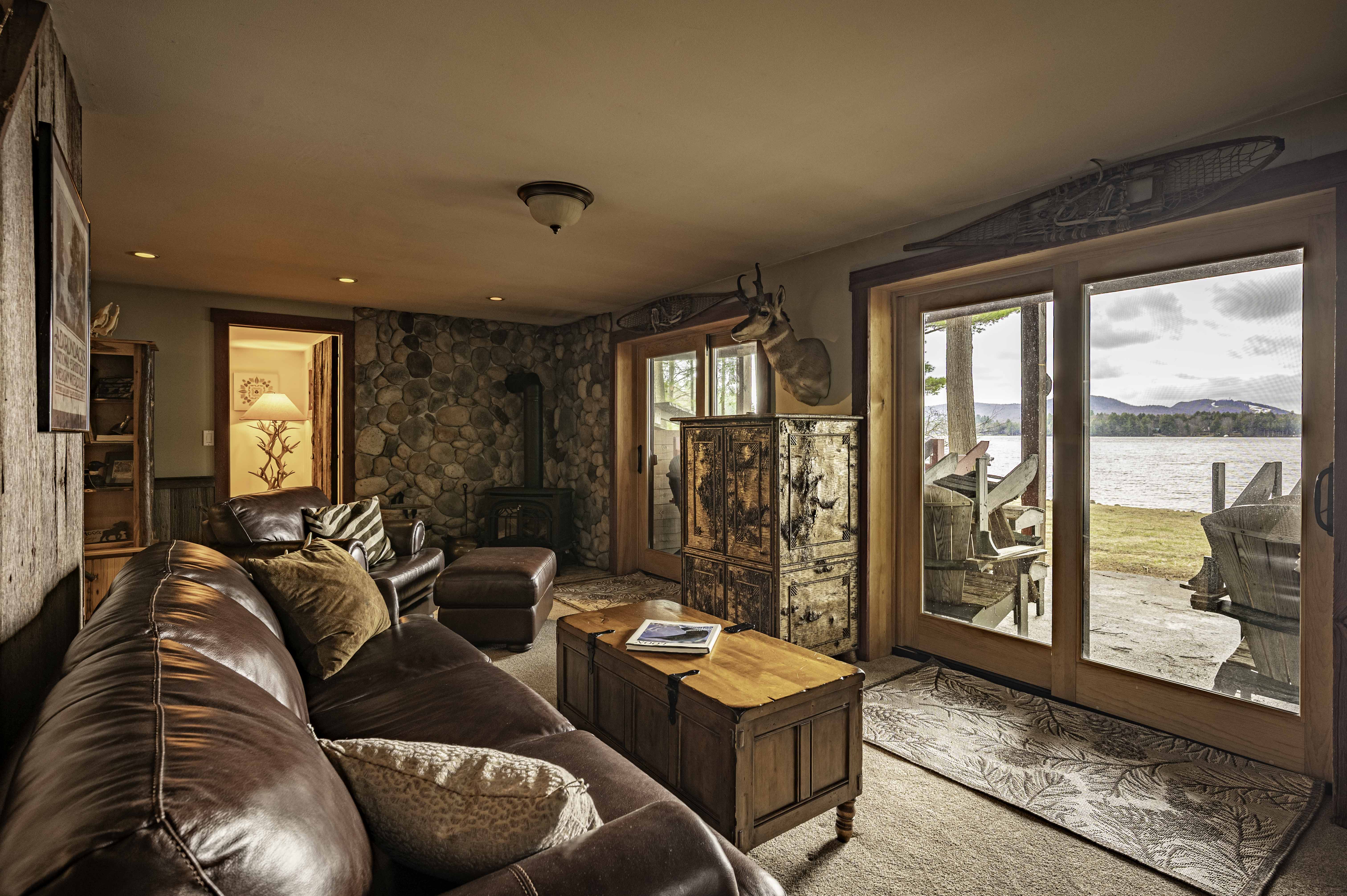  A Classic Adirondack Log Home on Pristine First Lake Frontage - 物件實景