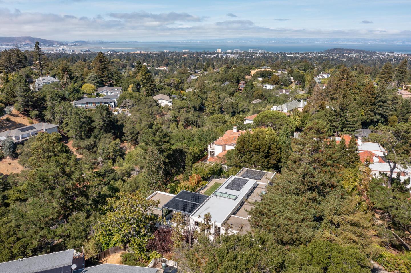 Hillsborough, California, 94010, United States, 4 Bedrooms Bedrooms, ,4 BathroomsBathrooms,Residential,For Sale,1940543