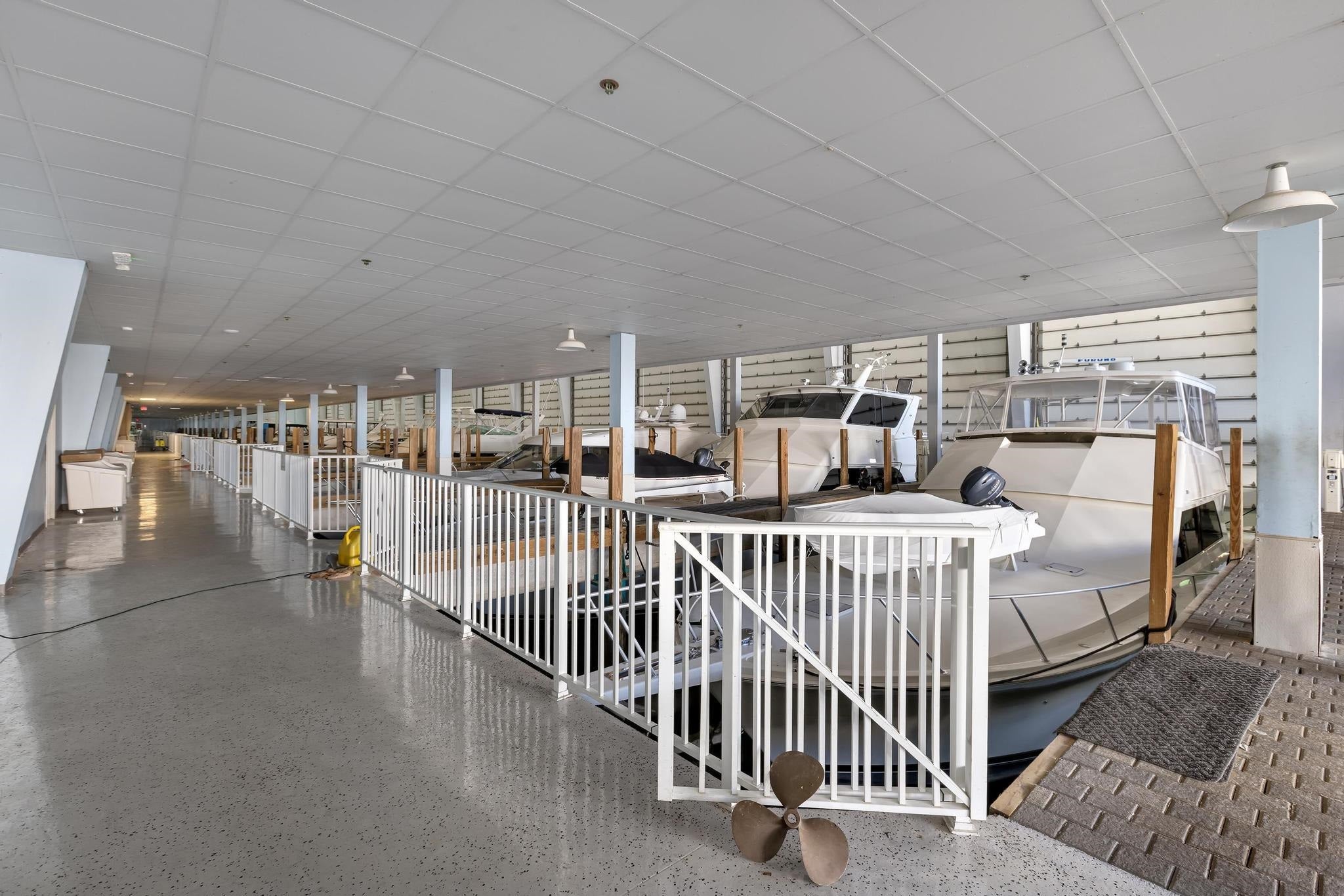 Harrison Twp, Michigan, 48045, United States, 2 Bedrooms Bedrooms, ,3 BathroomsBathrooms,Residential,For Sale,1979598