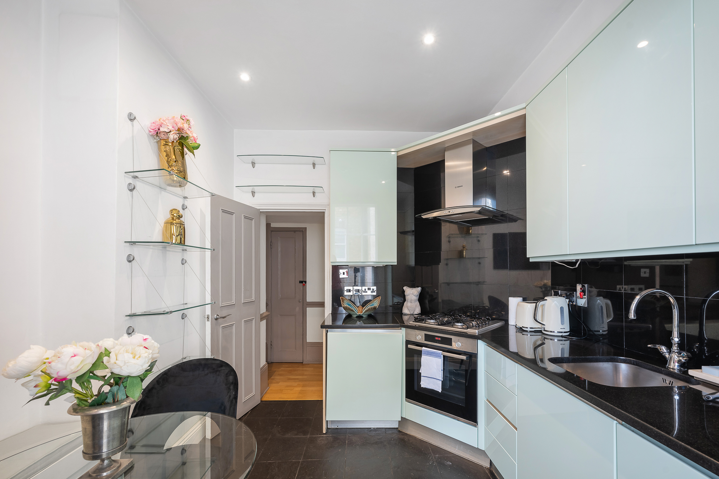  A Beautiful Duplex Apartment with a Private Terrace on Eaton Terrace - 物件實景