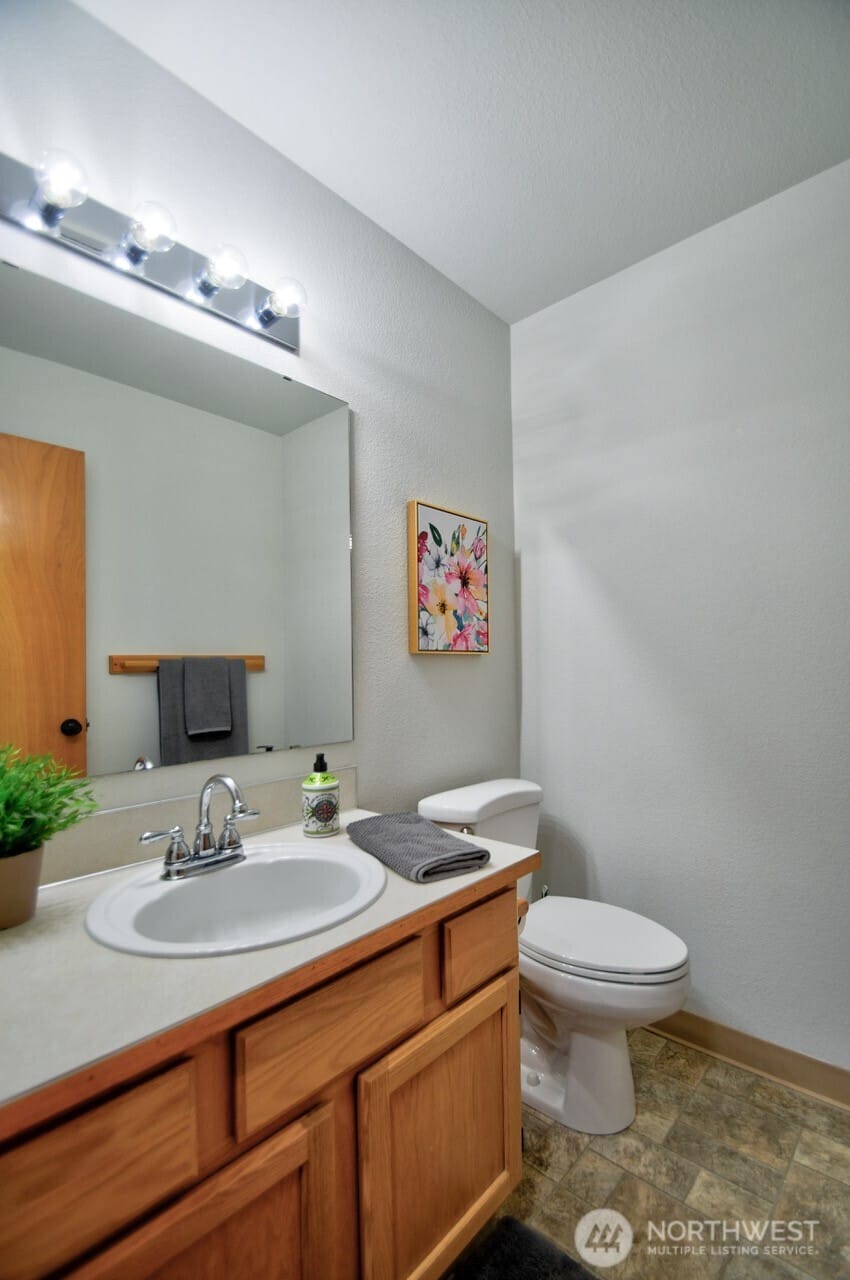 Lacey, Washington, 98513, United States, 4 Bedrooms Bedrooms, ,3 BathroomsBathrooms,Residential,For Sale,1932145