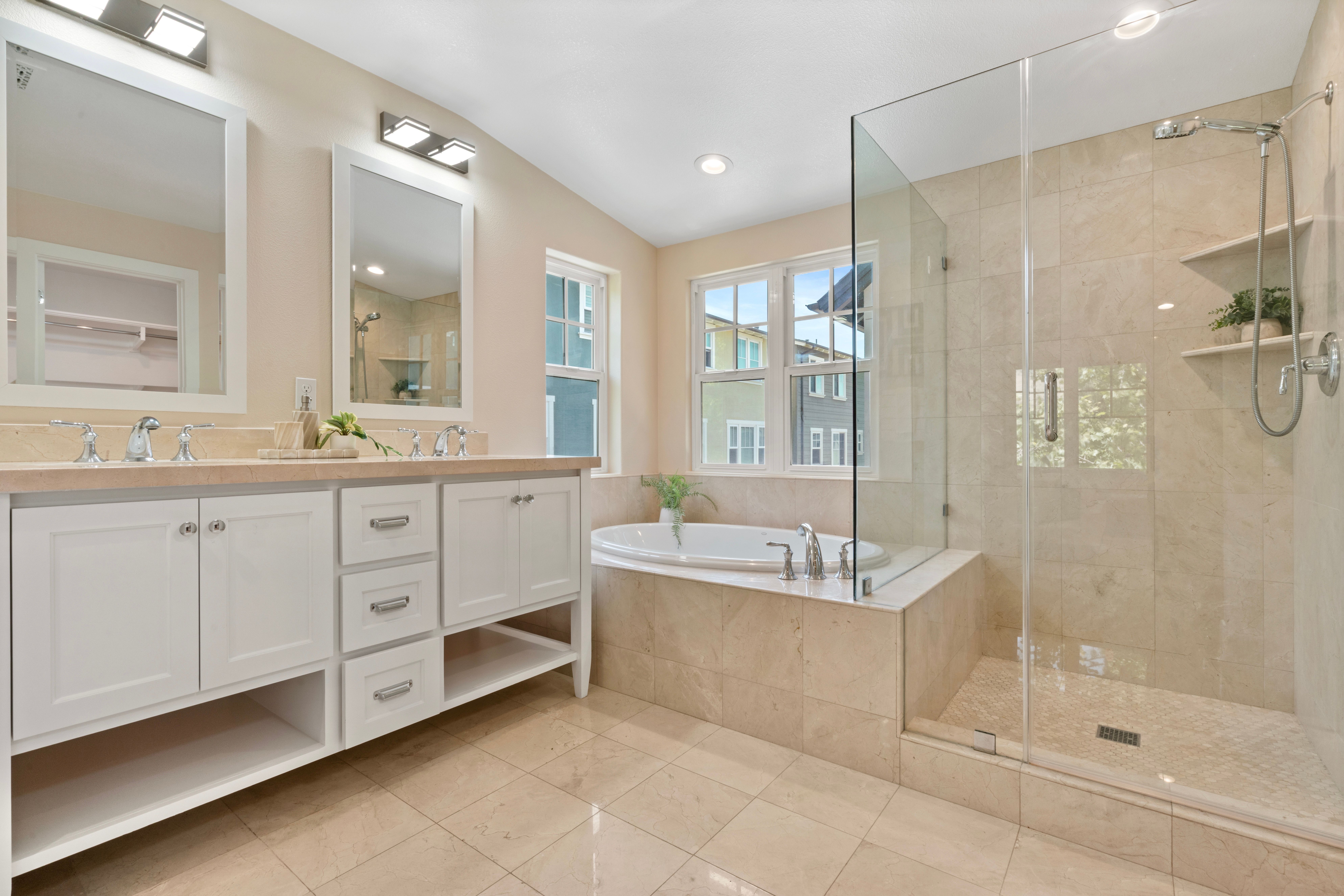  Stunningly Remodeled Craftsman with Top-Rated Warm Springs Schools - 物件實景