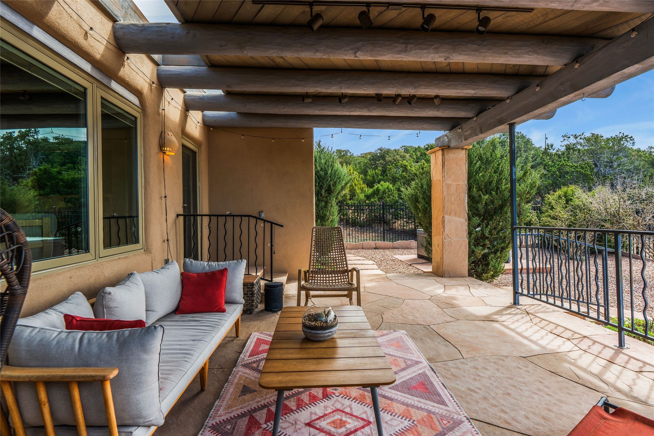  1396 Hyde Park - 物件實景