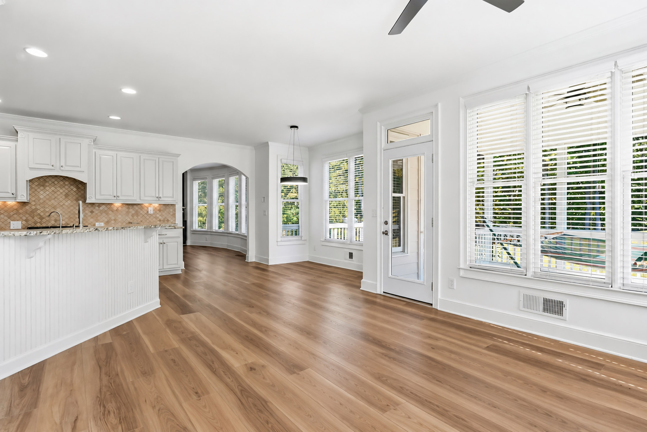  Beautifully Appointed Home in Sought-After Woodmont - 物件實景