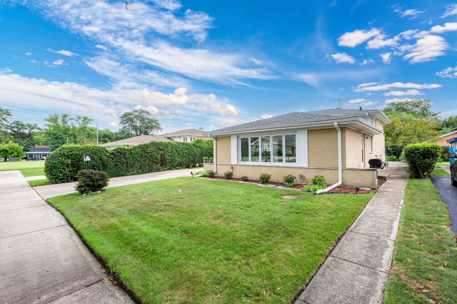 Morton Grove, Illinois, 60053, United States, 5 Bedrooms Bedrooms, ,3 BathroomsBathrooms,Residential,For Sale,1928760