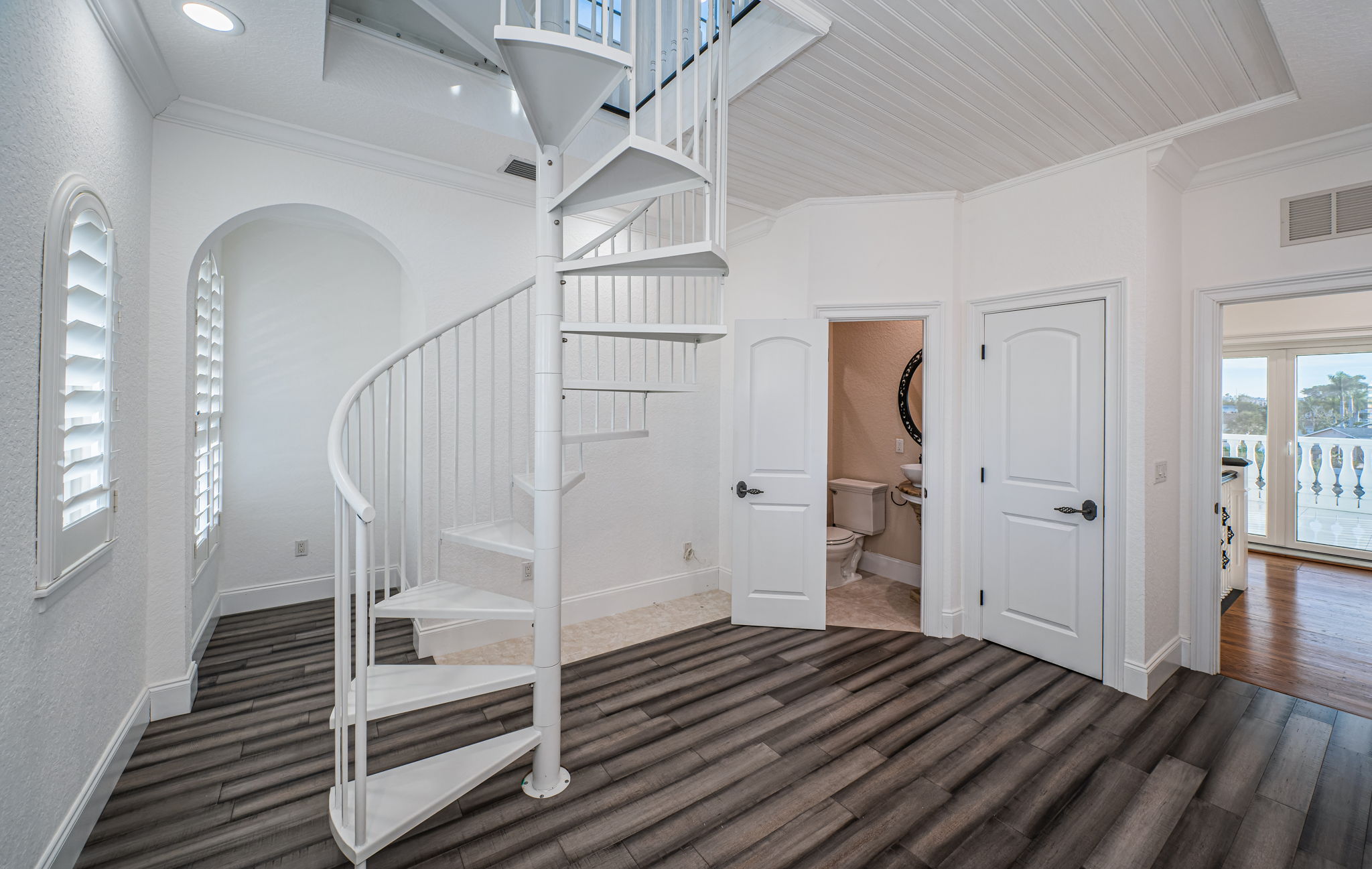 St Petersburg, Florida, 33707, United States, 4 Bedrooms Bedrooms, ,3 BathroomsBathrooms,Residential,For Sale,1992370