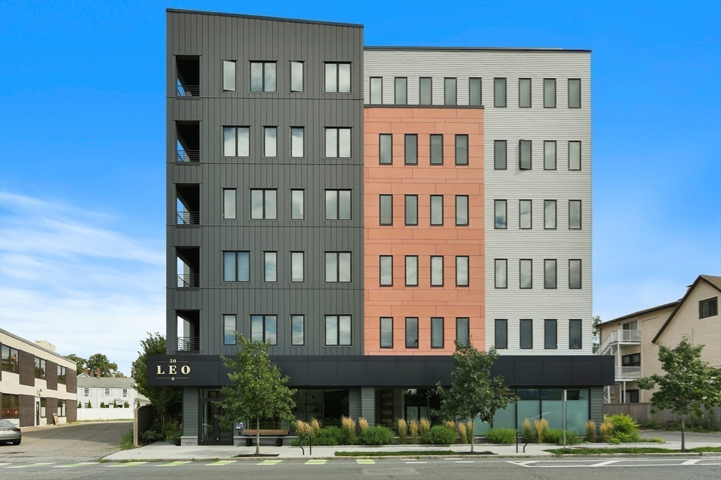 Boston, Massachusetts, 02135, United States, 2 Bedrooms Bedrooms, ,2 BathroomsBathrooms,Residential,For Sale,1981141