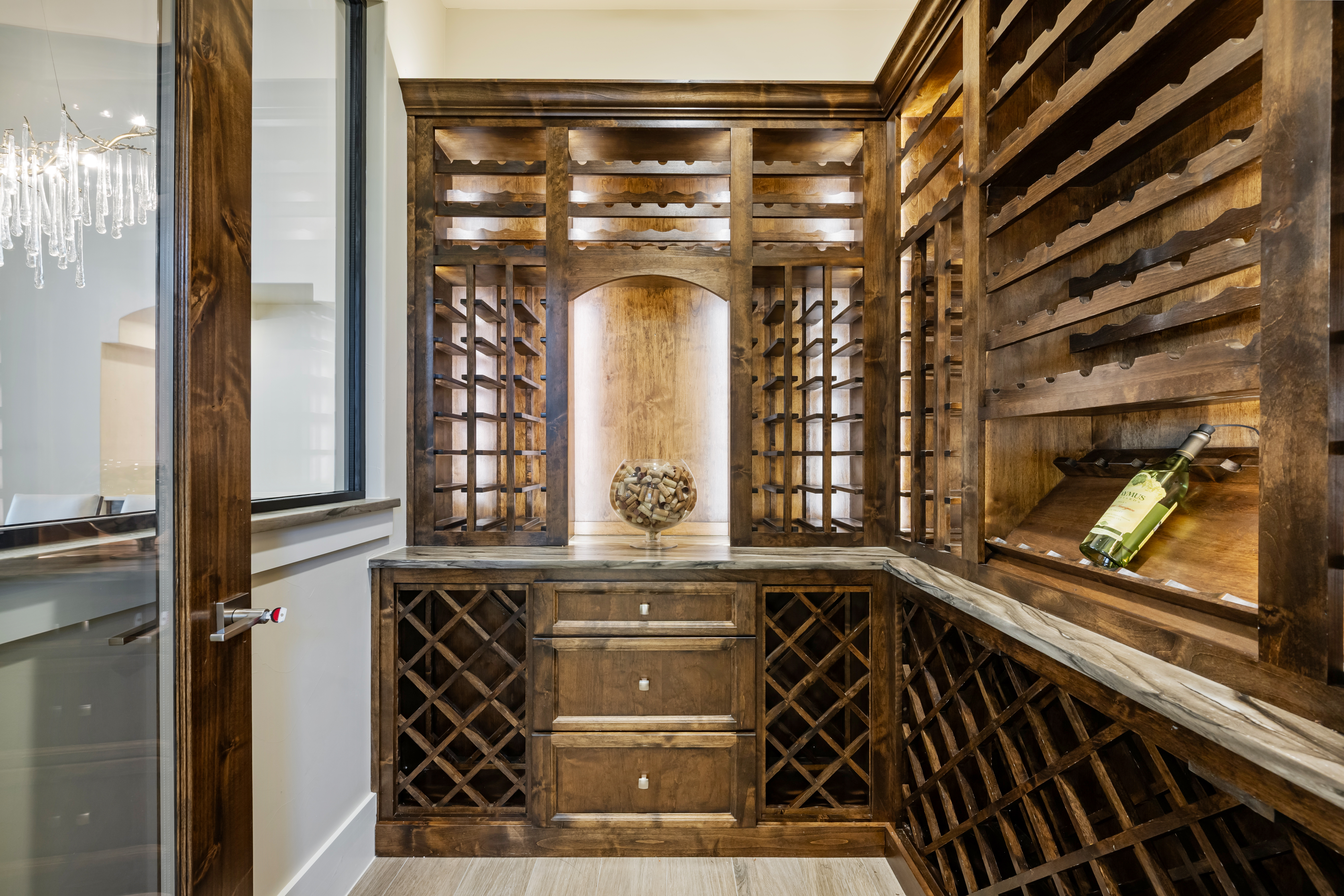  Defined By Timeless Santa Barbara Architecture And Exceptional Craftsmanship - 物件實景