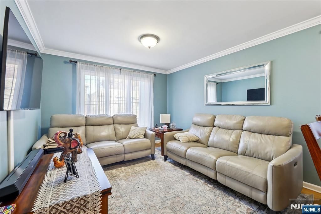 Harrison, New Jersey, 07029, United States, 5 Bedrooms Bedrooms, ,5 BathroomsBathrooms,Residential,For Sale,1985698