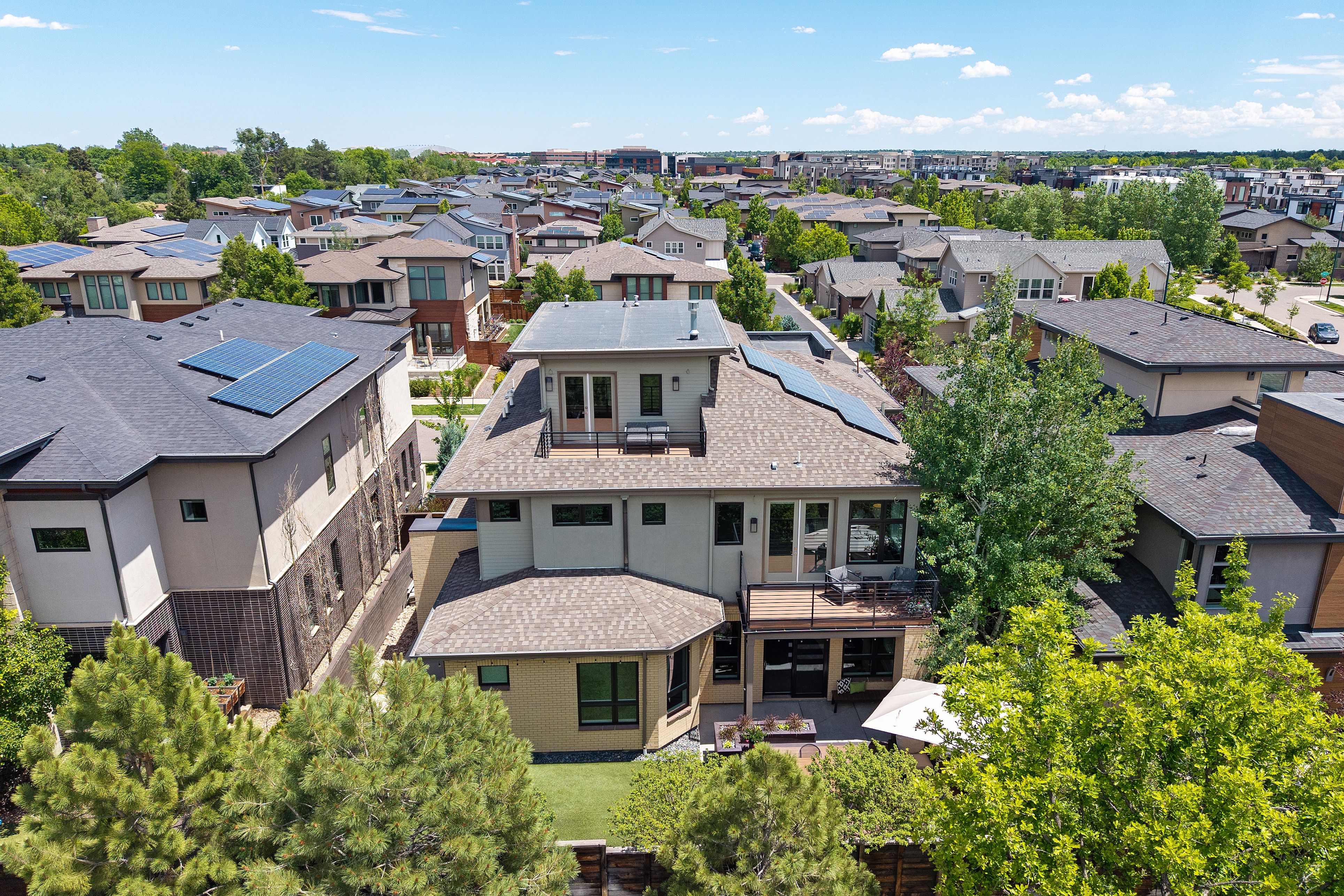  Exceptional Contemporary Move-In Ready Designed For Modern Living - 物件實景