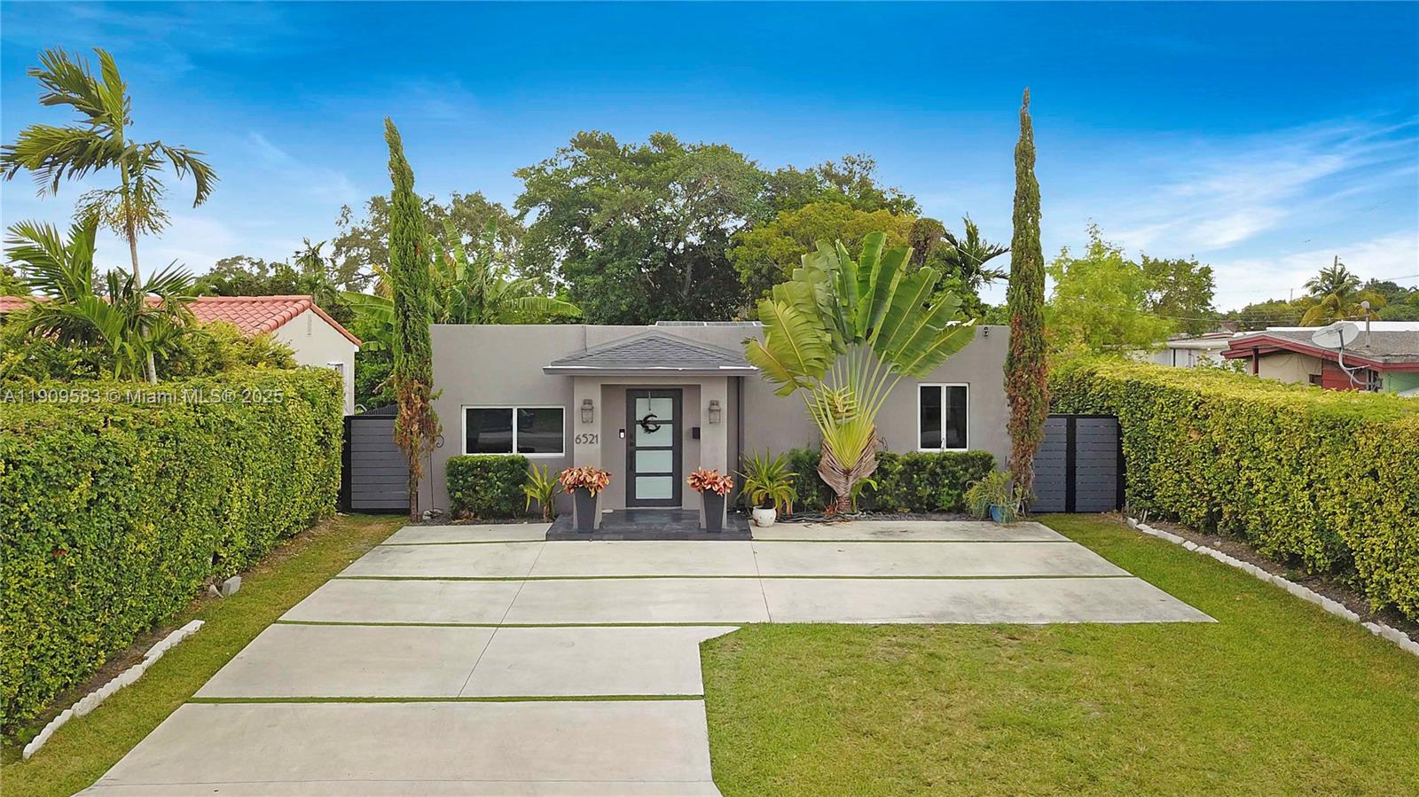 Miami, Florida, 33155, United States, 4 Bedrooms Bedrooms, ,4 BathroomsBathrooms,Residential,For Sale,1987905