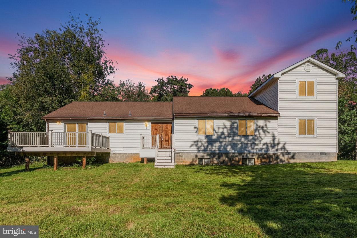 Hume, Virginia, 22639, United States, 7 Bedrooms Bedrooms, ,3 BathroomsBathrooms,Residential,For Sale,1943038