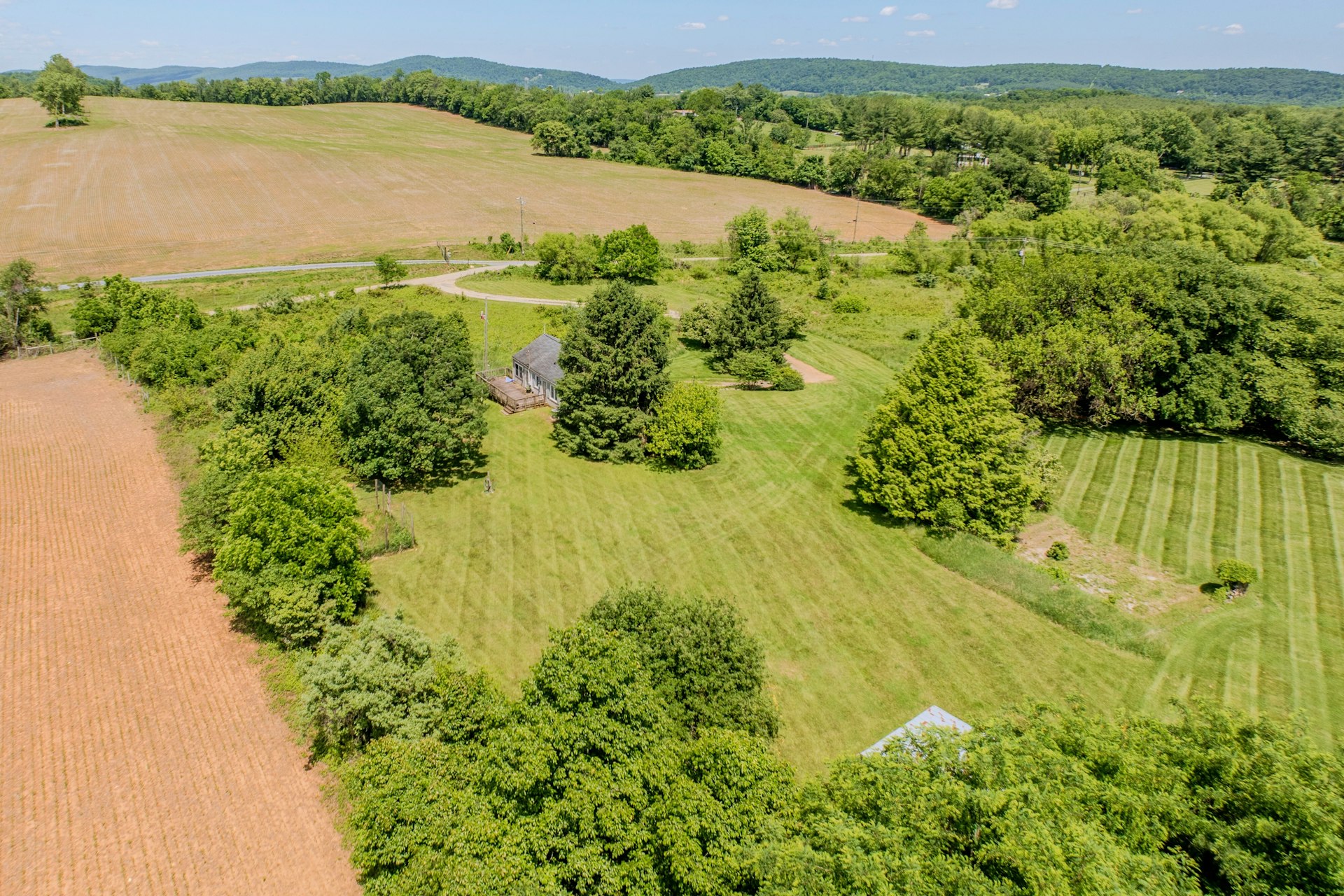  35339 Appalachian Trail Road, Round Hill, VA 20141 - 物件實景