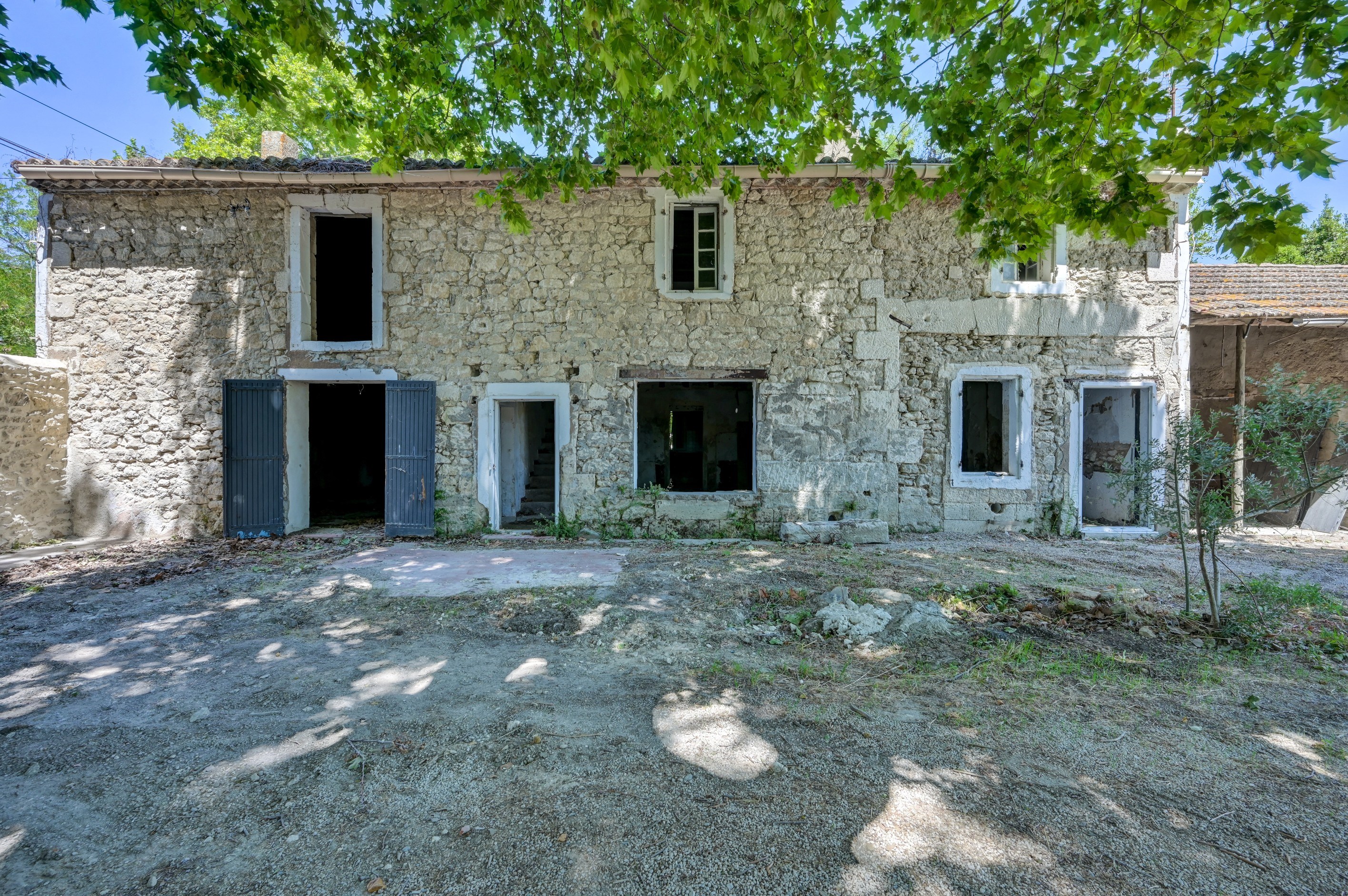  Authentic farmhouse to renovate in Saint Rémy de Provence - 物件實景