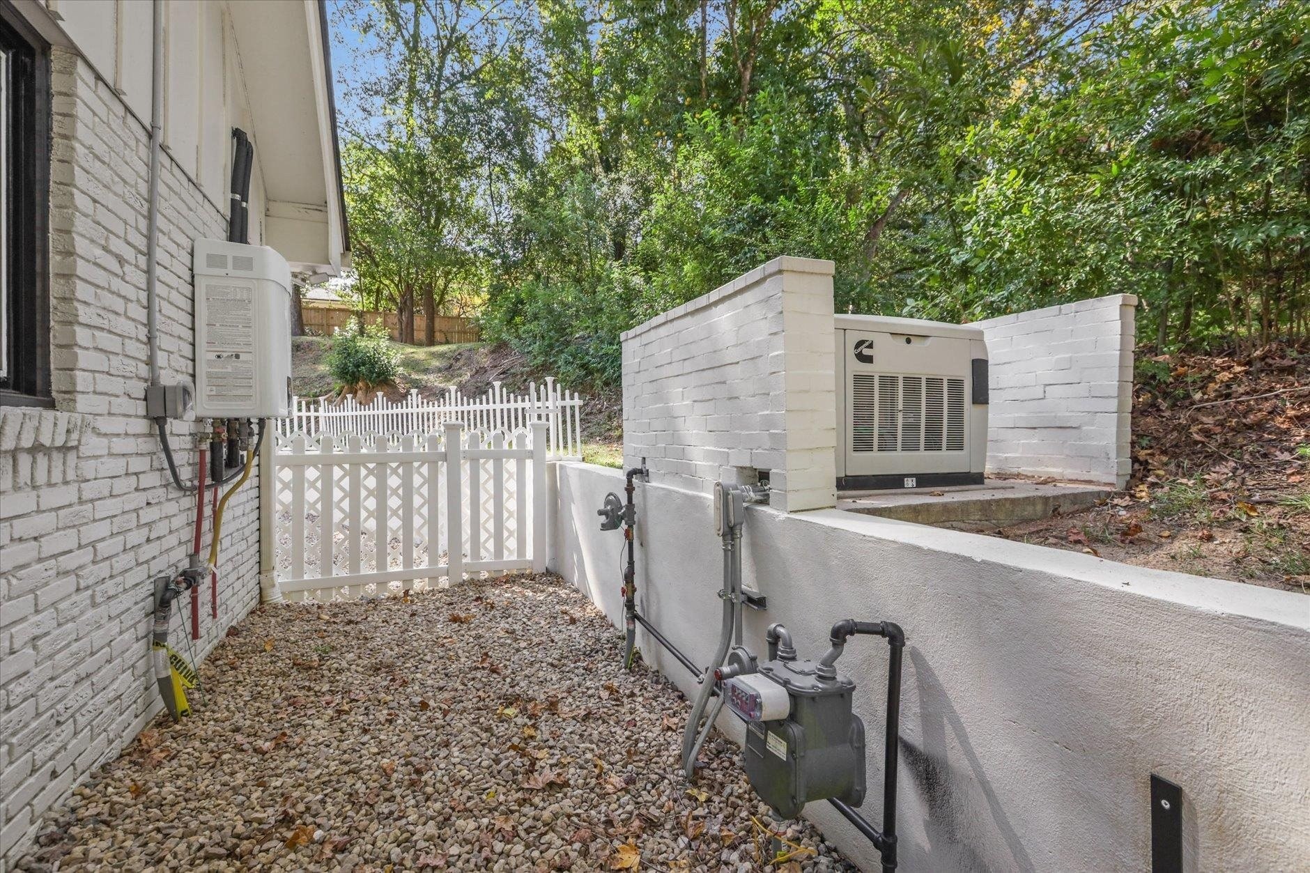 Tallahassee, Florida, 32308-0927, United States, 4 Bedrooms Bedrooms, ,3 BathroomsBathrooms,Residential,For Sale,1981532