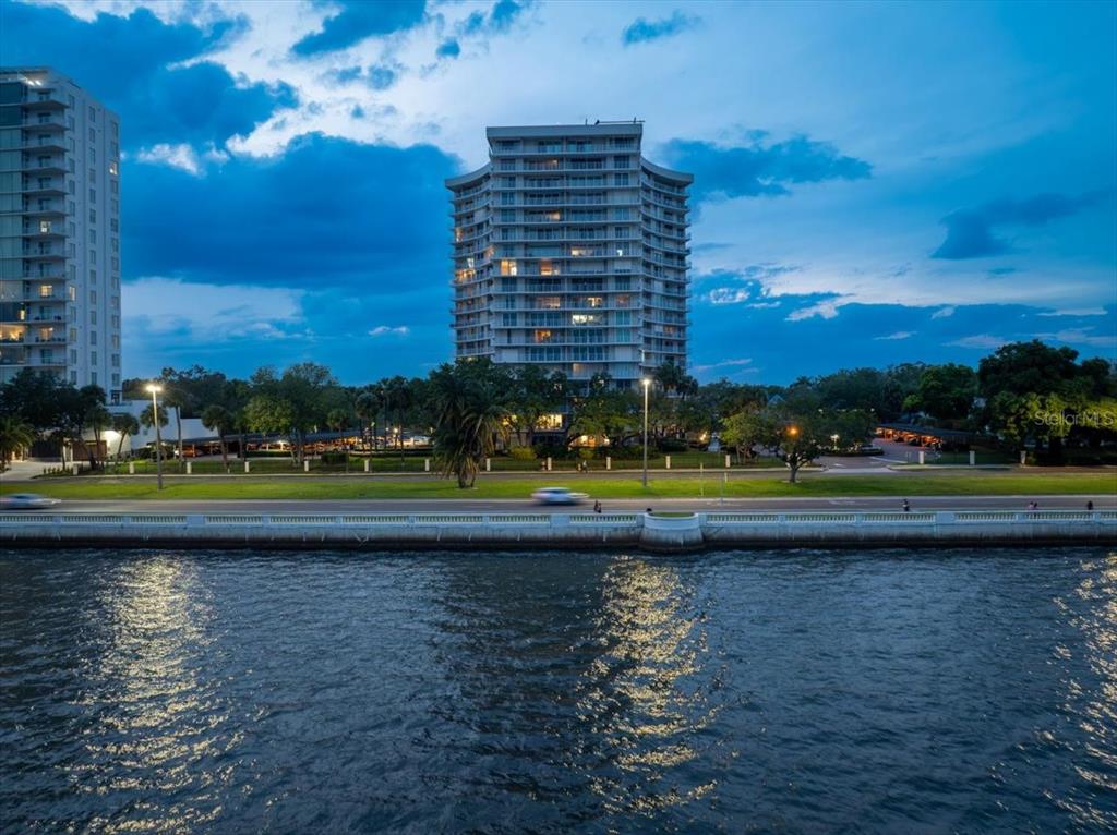 Tampa, Florida, 33629, United States, 2 Bedrooms Bedrooms, ,2 BathroomsBathrooms,Residential,For Sale,1993364