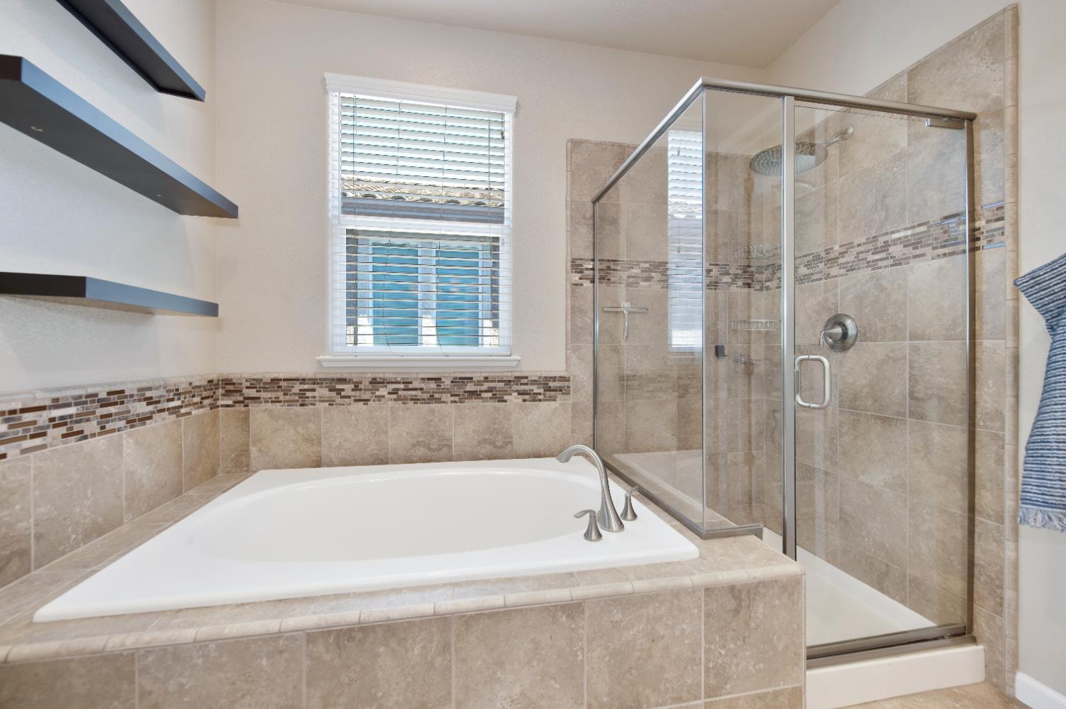 West Sacramento, California, 95691, United States, 4 Bedrooms Bedrooms, ,3 BathroomsBathrooms,Residential,For Sale,1906869