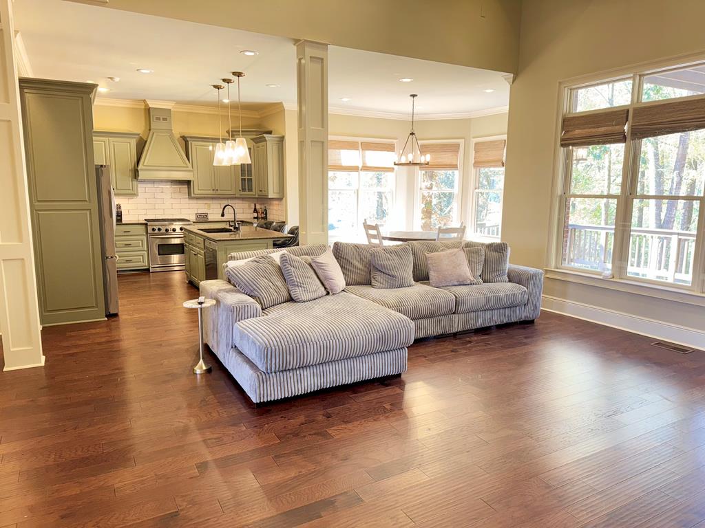 OXFORD, Mississippi, 38655, United States, 6 Bedrooms Bedrooms, ,4 BathroomsBathrooms,Residential,For Sale,1991856