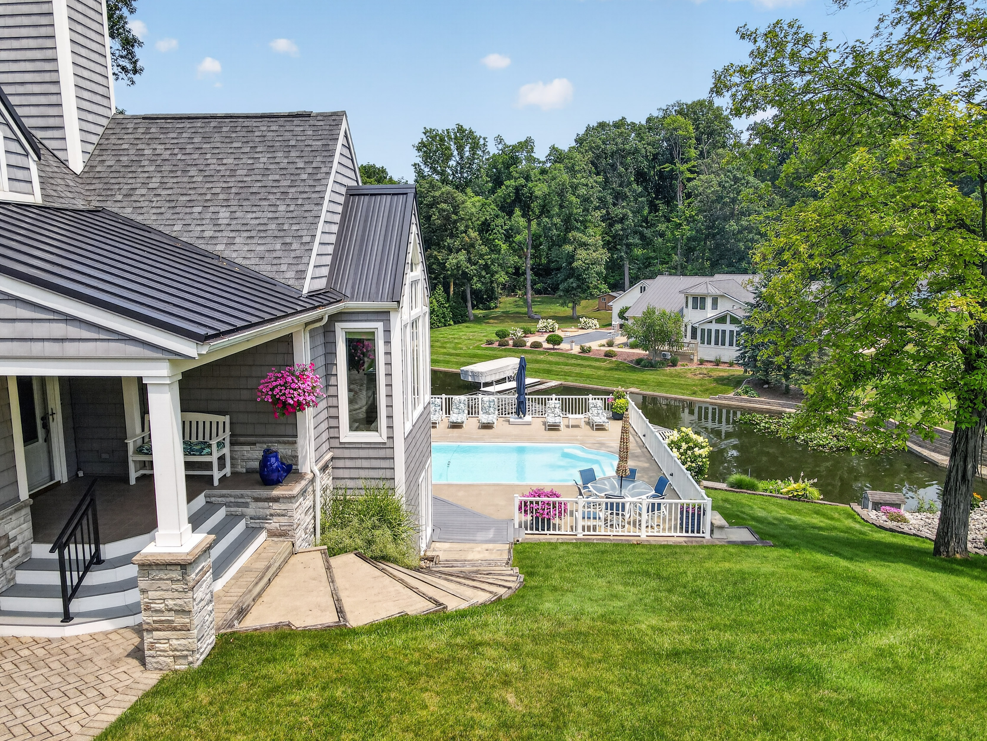 Beautifully Maintained Syracuse Lake Home - 物件實景