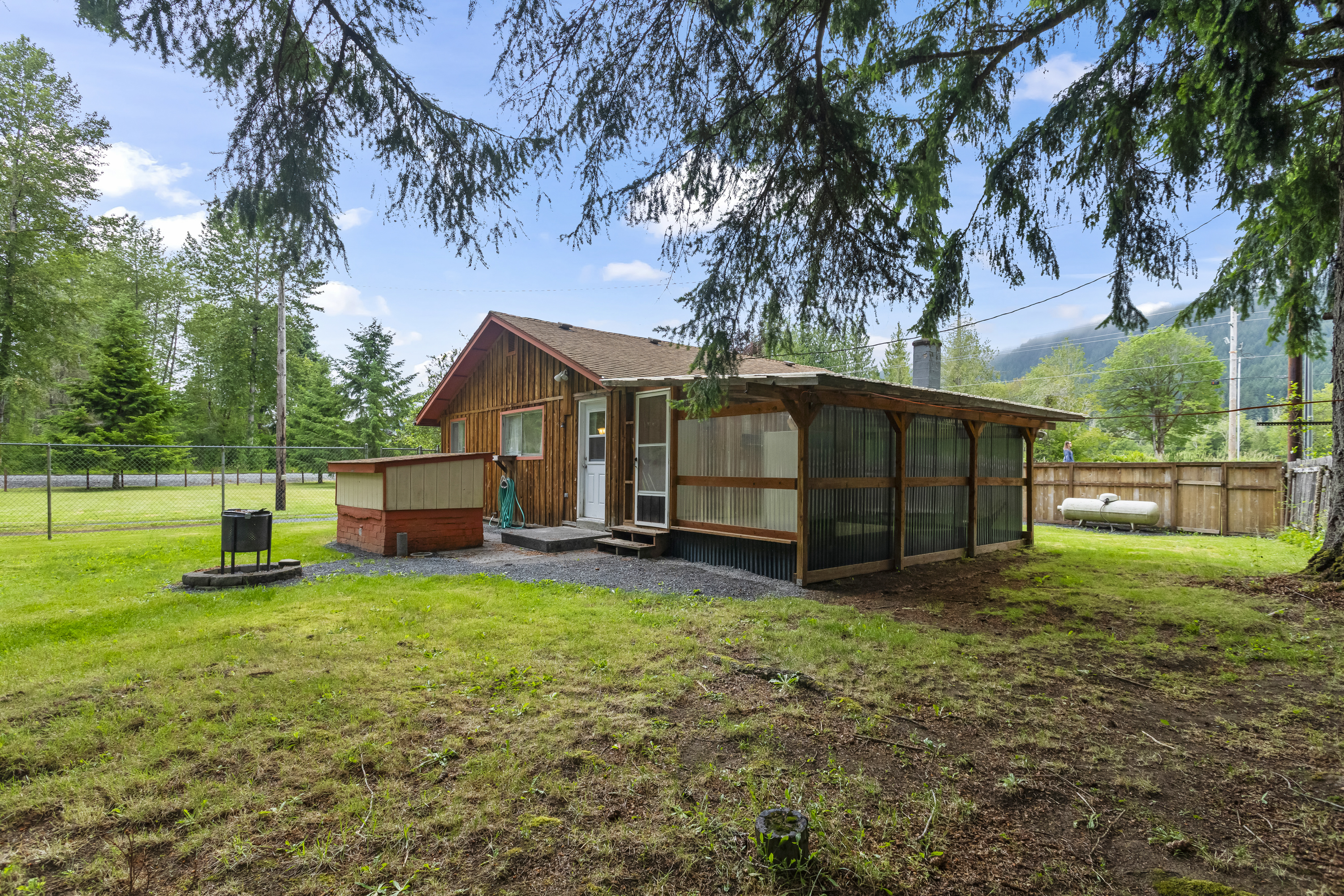  22204 State Route 706 E, Elbe, WA, 98330 - 物件實景