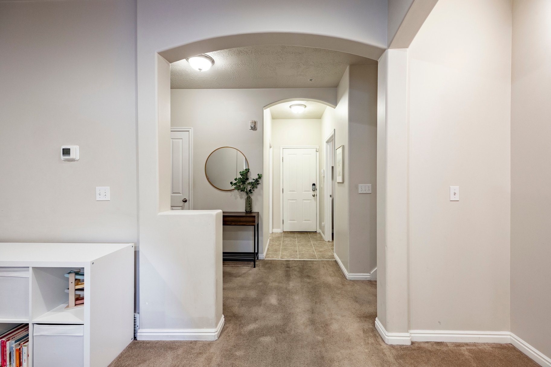  Private Millcreek Townhome with Fenced Backyard & Vaulted Ceilings - 物件實景