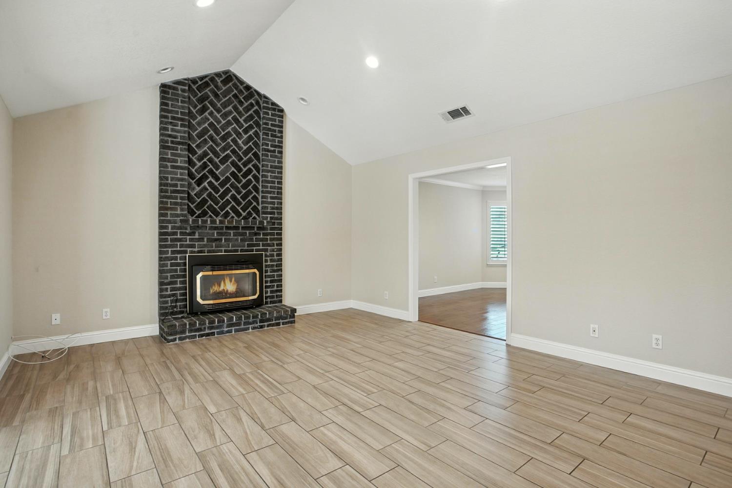 Galt, California, 95632, United States, 3 Bedrooms Bedrooms, ,2 BathroomsBathrooms,Residential,For Sale,1906984