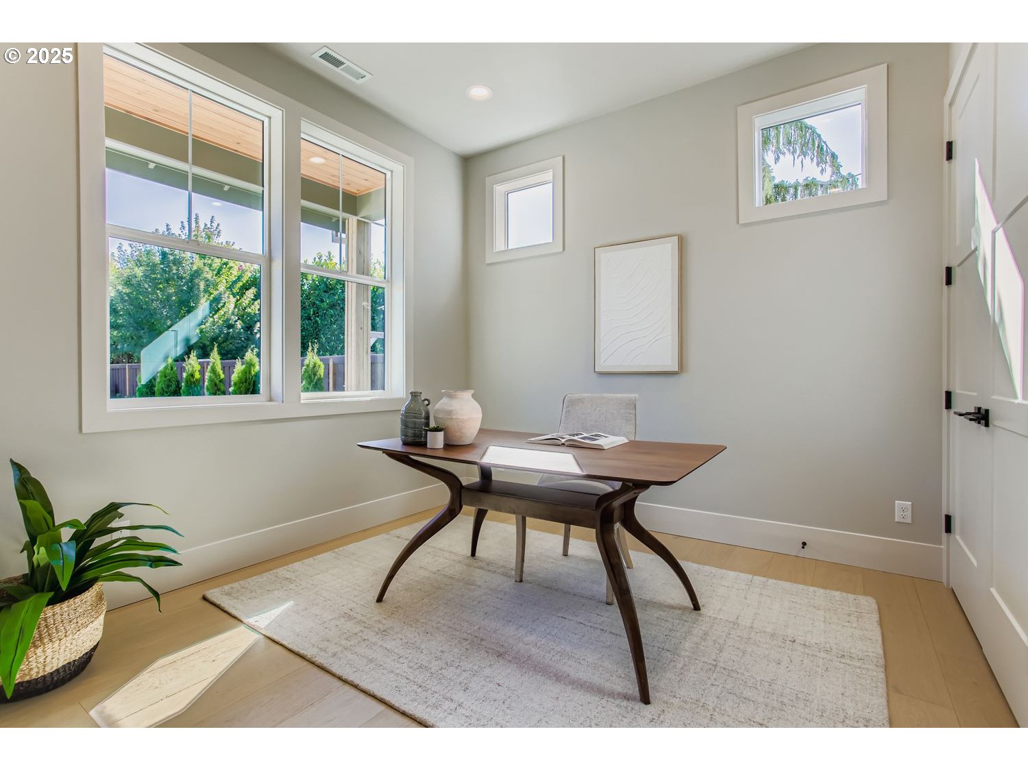 Portland, Oregon, 97229, United States, 5 Bedrooms Bedrooms, ,4 BathroomsBathrooms,Residential,For Sale,1982334