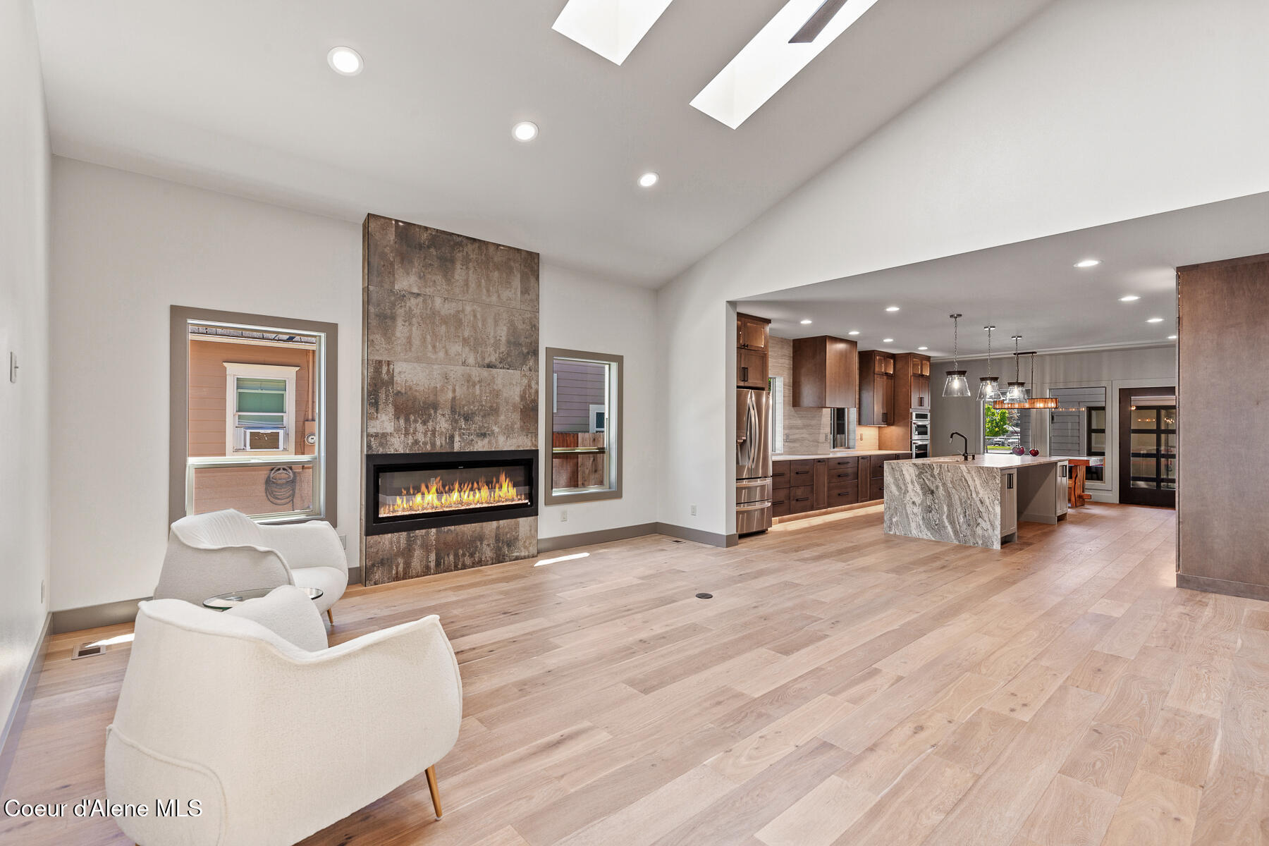 Coeur d'Alene, Idaho, 83814, United States, 4 Bedrooms Bedrooms, ,5 BathroomsBathrooms,Residential,For Sale,2037793