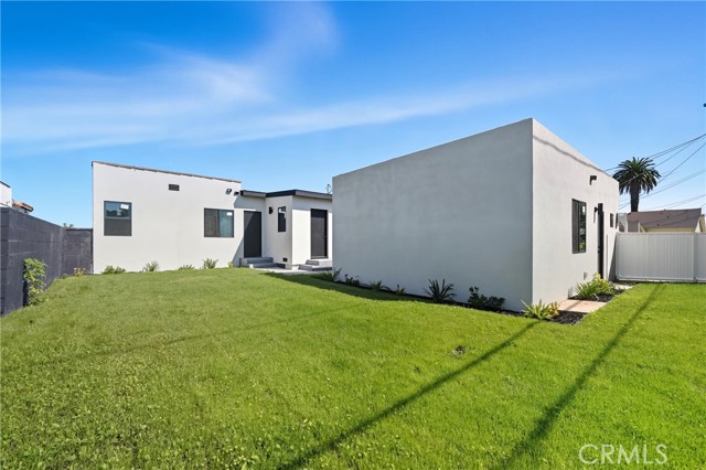 Los Angeles, California, 90043, United States, 6 Bedrooms Bedrooms, ,Residential,For Sale,1980930