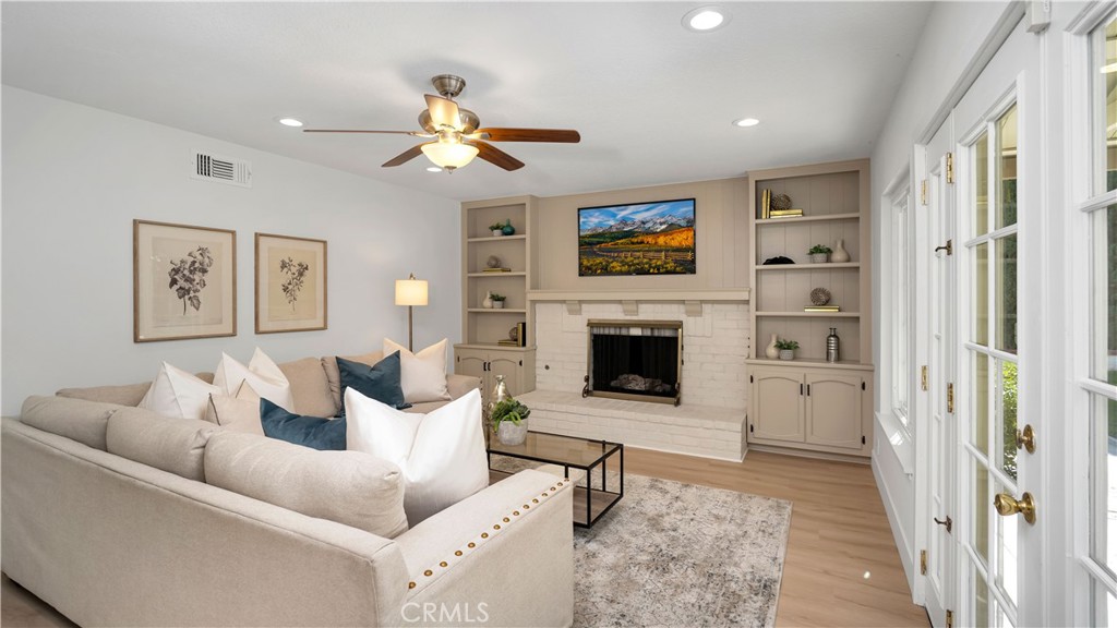 Lake Forest, California, 92630, United States, 4 Bedrooms Bedrooms, ,3 BathroomsBathrooms,Residential,For Sale,1987974